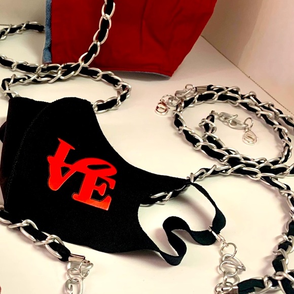 Face Mask Chain - Picture 3 of 3